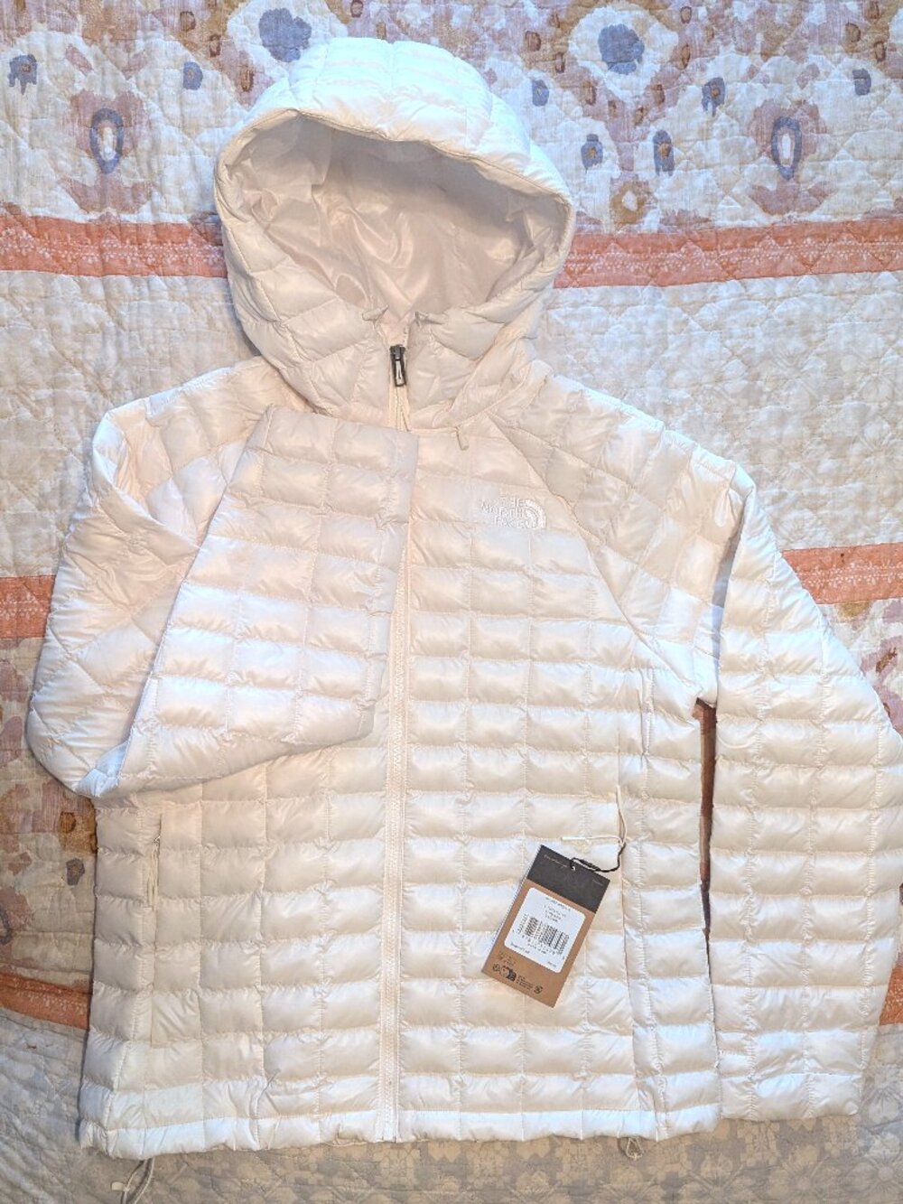 The North Face ThermoBall Hooded Jacket Eco Hoodie NWT Medium White Dune